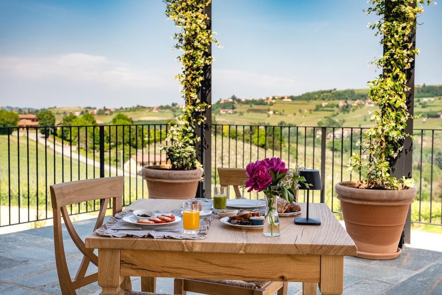 Monvi Wine Relais Farm stay